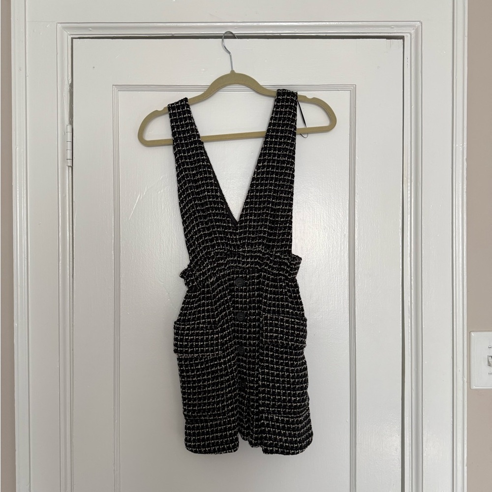 Black and White Sleeveless jumper dress